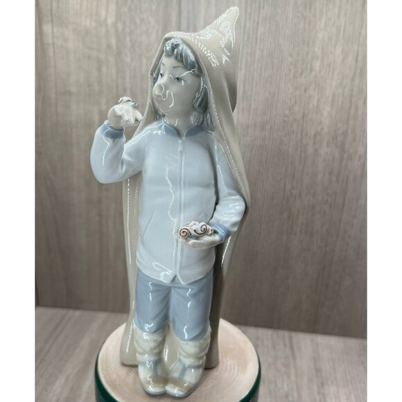 Vtg Lladro #4896 Boy with Snails Glossy Retired Porcelain Figurine 9" Muted Blue - Picture 3 of 13